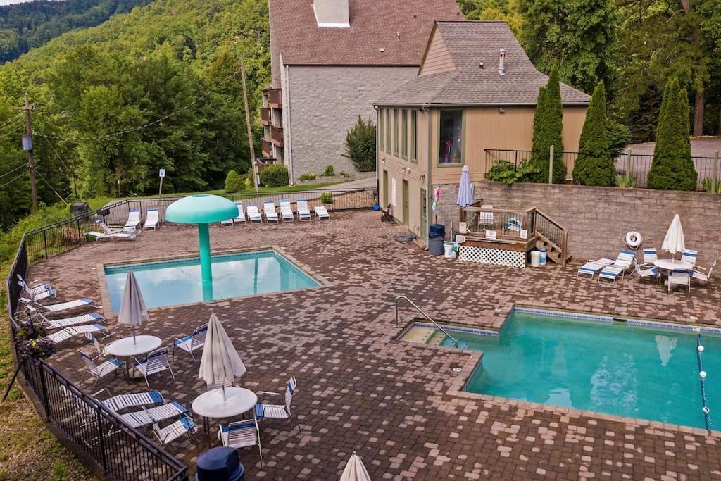 Mountain Springs Chalet Гатлинбург Экстерьер фото