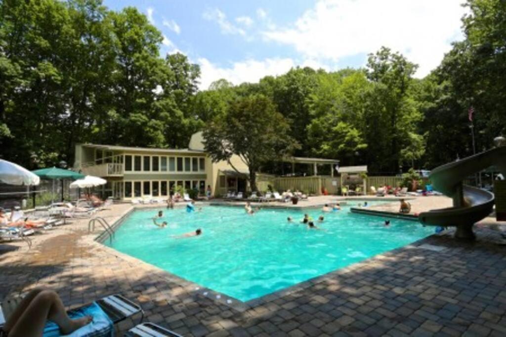 Mountain Springs Chalet Гатлинбург Экстерьер фото